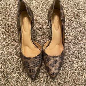 Jessica Simpson Brown Heels with Snakeskin Texture